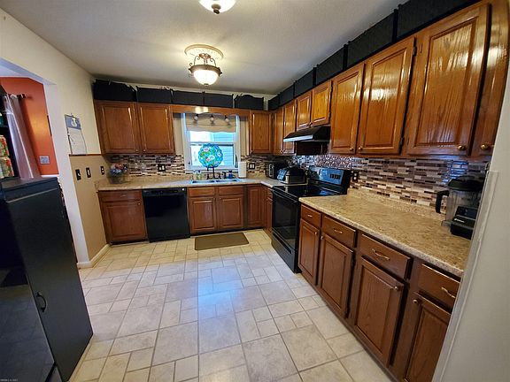 4th image of 90 Franklin Parke Ct