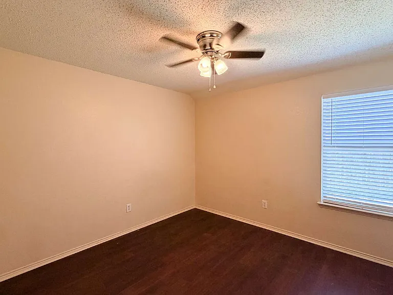 1009 McKavett Dr — Photo 24