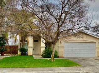 2213 Hanson Ave, Clovis, CA 93611