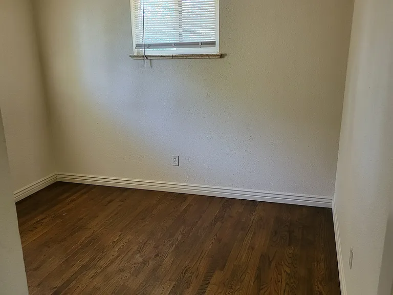 6320 Knox Ct — Photo 4