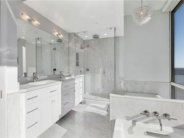 635 West 42nd Street image 20 of 47