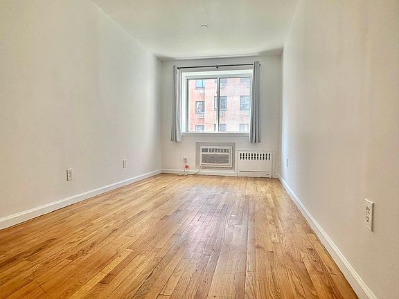 5th image of 422 E 10th St #5B