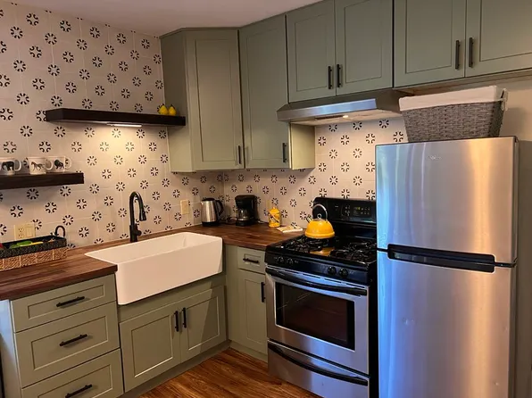 6850 Gunn Dr Unit B, Oakland, CA 94611