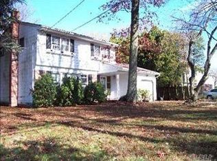357 Bridge Rd, Hauppauge, NY 11788