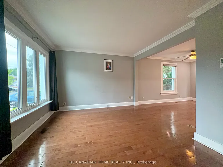71 English St — Photo 8
