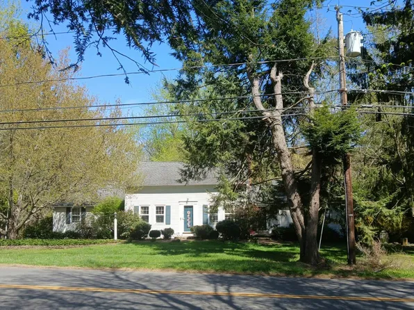 412 Flanders Rd, Woodbury, CT 06798