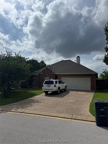 911 Scoffield Dr Photo 1