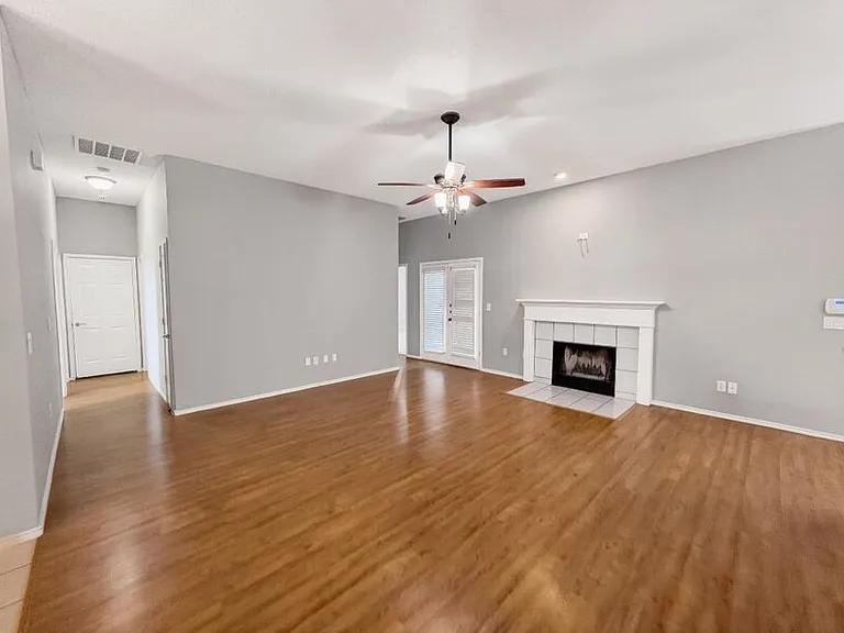 7601 King Arthur Rd — Photo 3