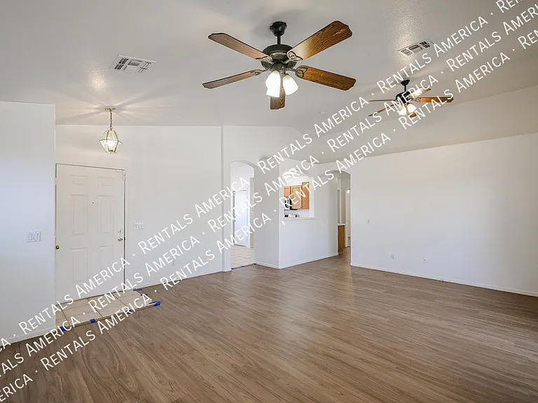 16195 W Lincoln St — Photo 4