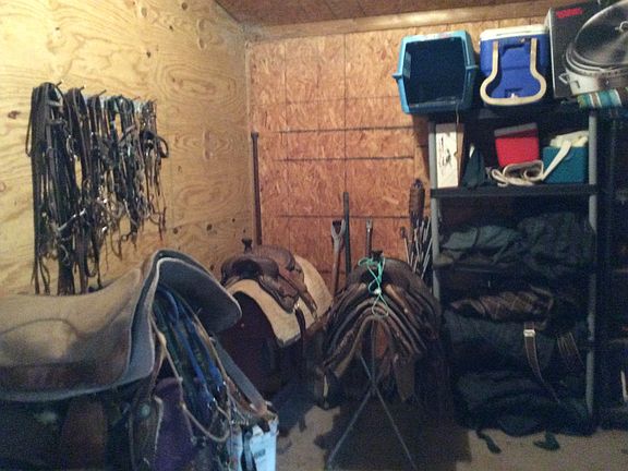 12x12 tack room 