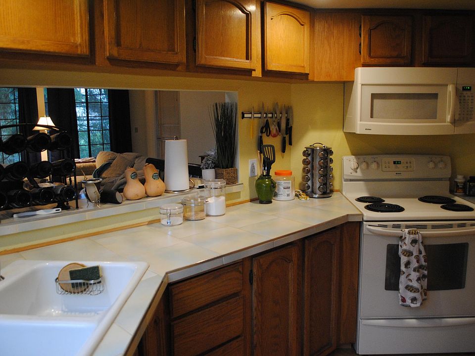 1st image of 907 N 163rd St APT A33