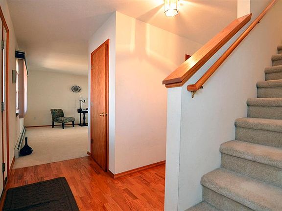 5th image of 305 Stillwater Ave