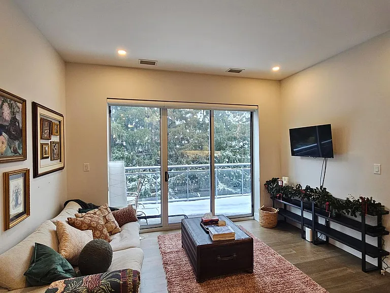 1696 Fiddlehead Pl #400 — Photo 4