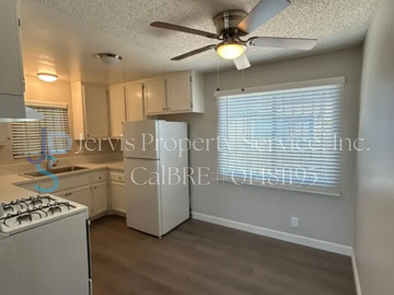 3136 El Segundo Blvd #G — Photo 2