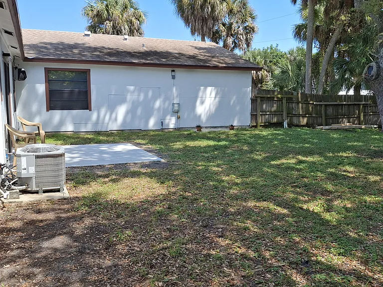 8678 Sunset Dr — Photo 5