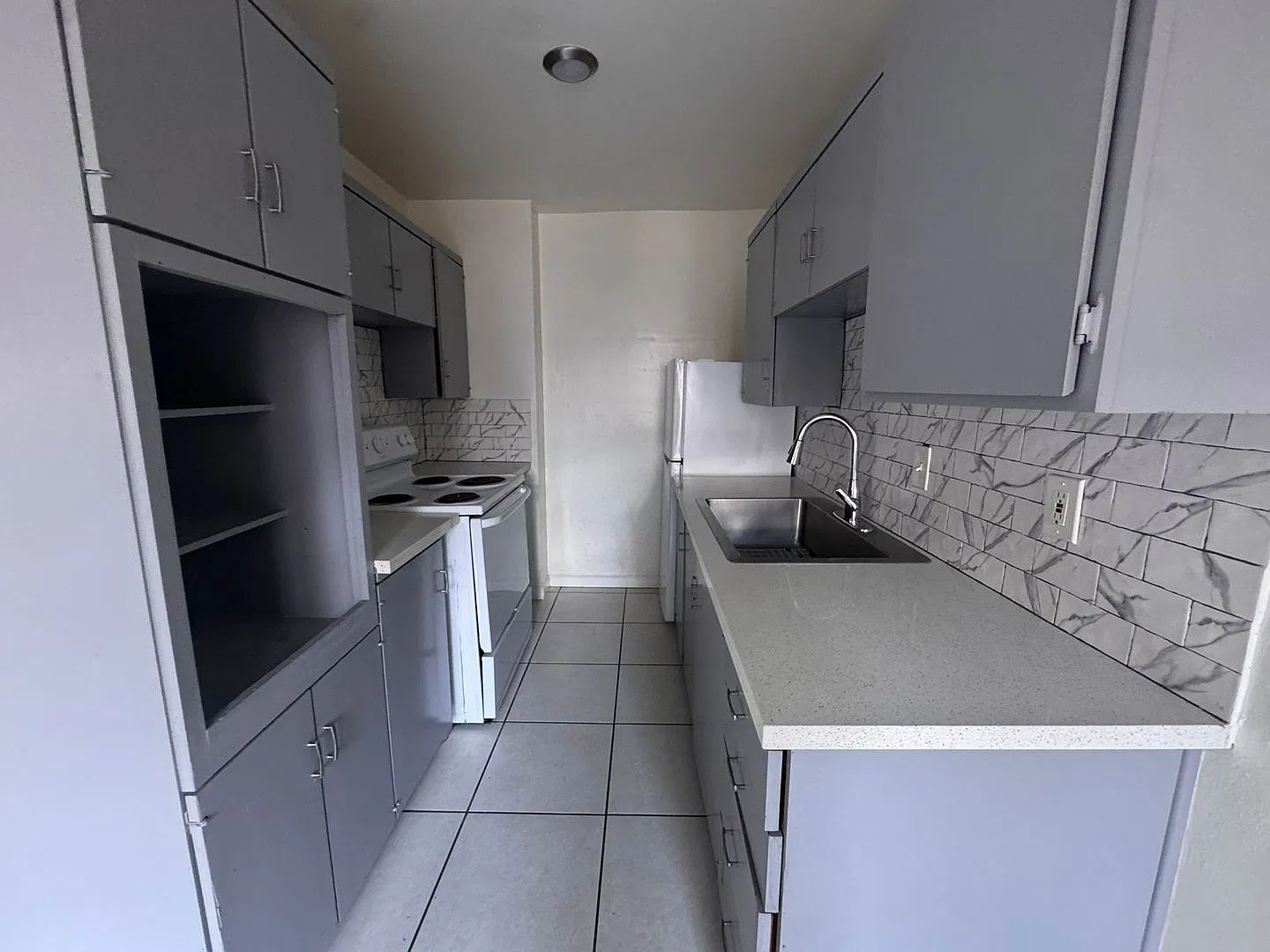 $1,895! Charming 1 Bedroom, 1 Bathroom Apartment in Downtown Long Beach! — Photo 2
