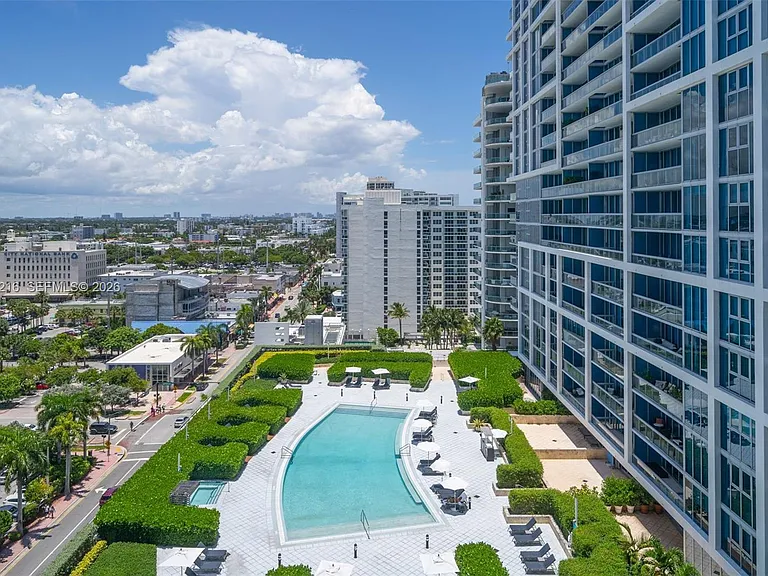 6801 Collins Ave #1215 — Photo 18