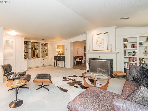 5th image of 120 Farview Dr