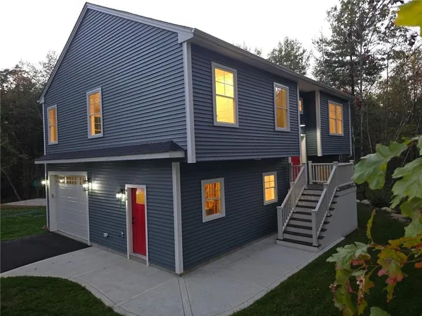 955 Chopmist Hill Rd, Scituate, RI 02857