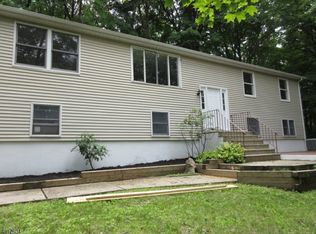 14 Cherry Tree Rd, Vernon, NJ 07462