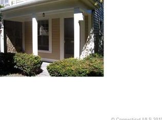 6 Burrows St, Mystic, CT 06355