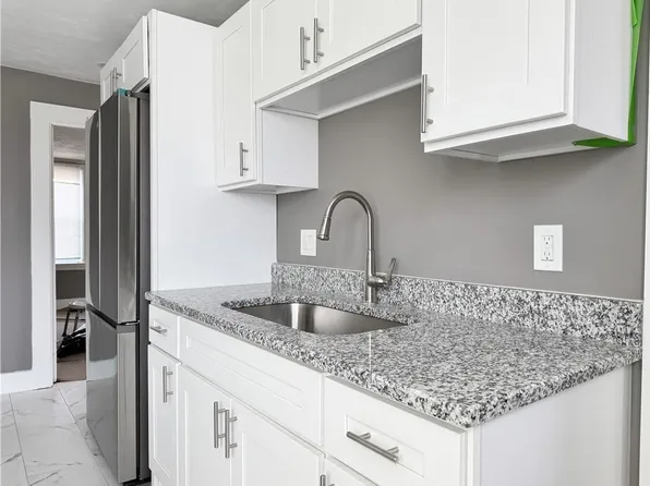 910 Atwells Ave APT 3, Providence, RI 02909