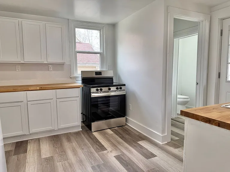 1701 E Ganson St — Photo 30
