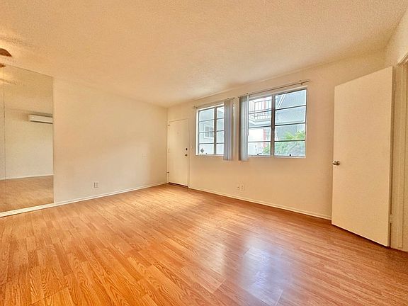 3rd image of 1830 N La Brea Ave #4