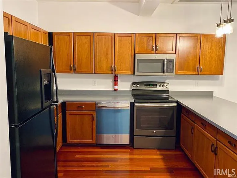 105 E 6th St #A — Photo 3