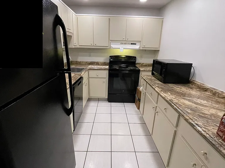 245 Center Rd #103 — Photo 37