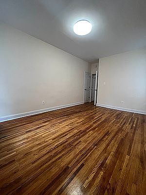 4th image of 4545 46th St APT 3F