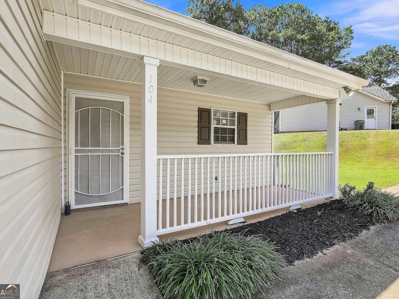 3 bed, 2.0 bath, 1257 sqft, $1,650 — Photo 3