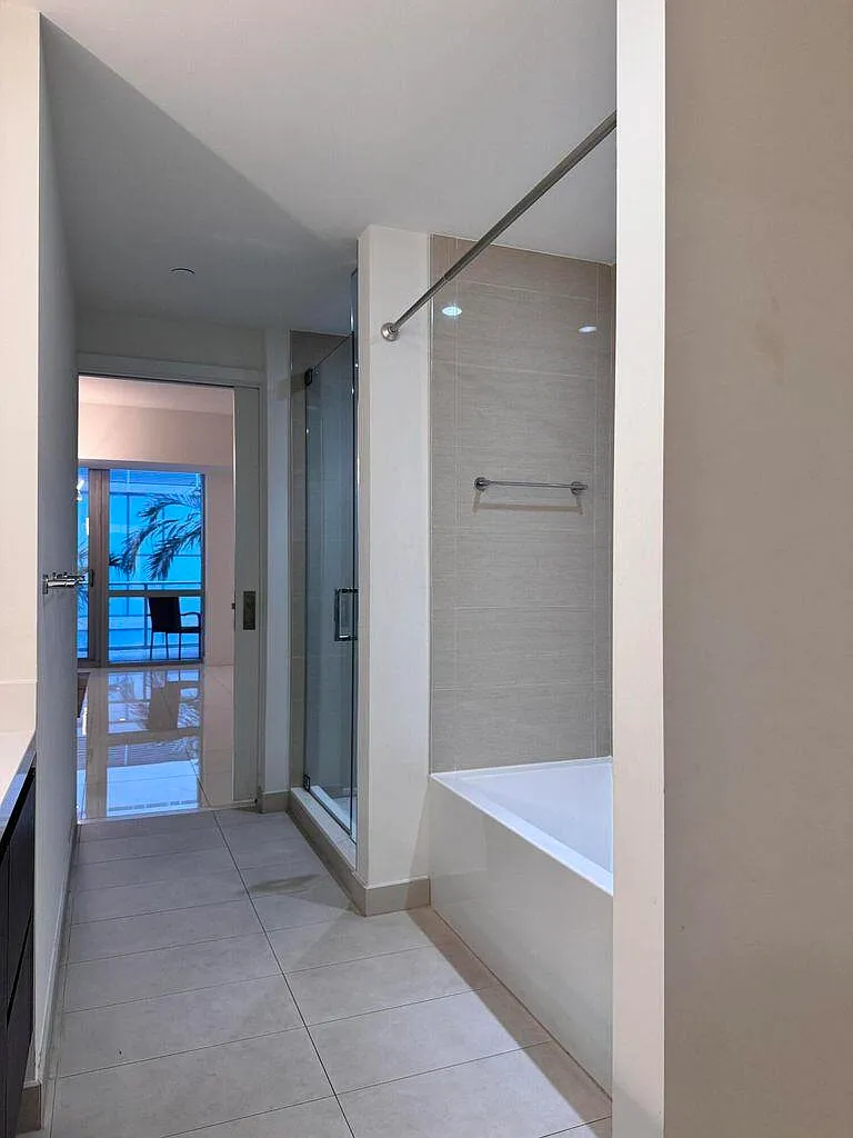 Studio, 622 sqft, $2,999 — Photo 2