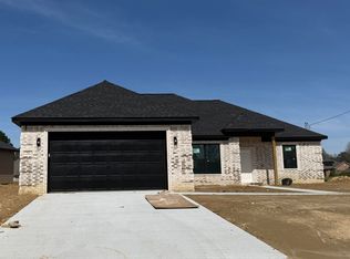 51 Springtree Cir, Little Rock, AR 72209