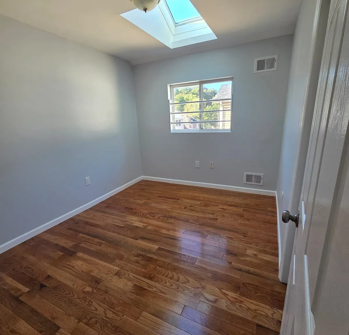 3 bed, 1.5 bath, 1200 sqft, $3,480 — Photo 4