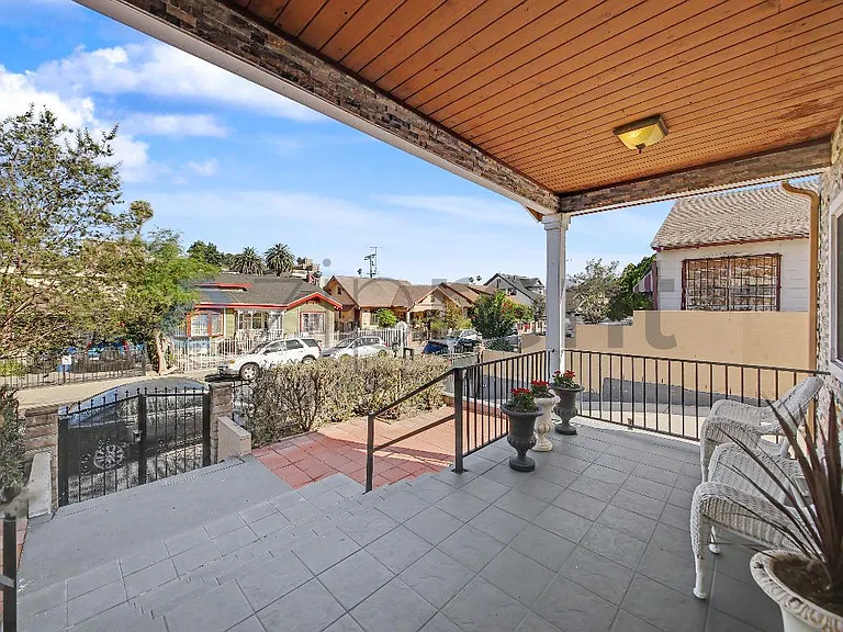 233 S Benton Way — Photo 6