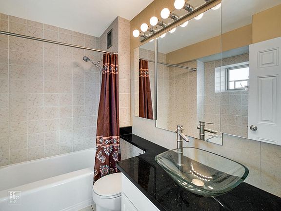 3rd image of 3600 N Lake Shore Dr #8815