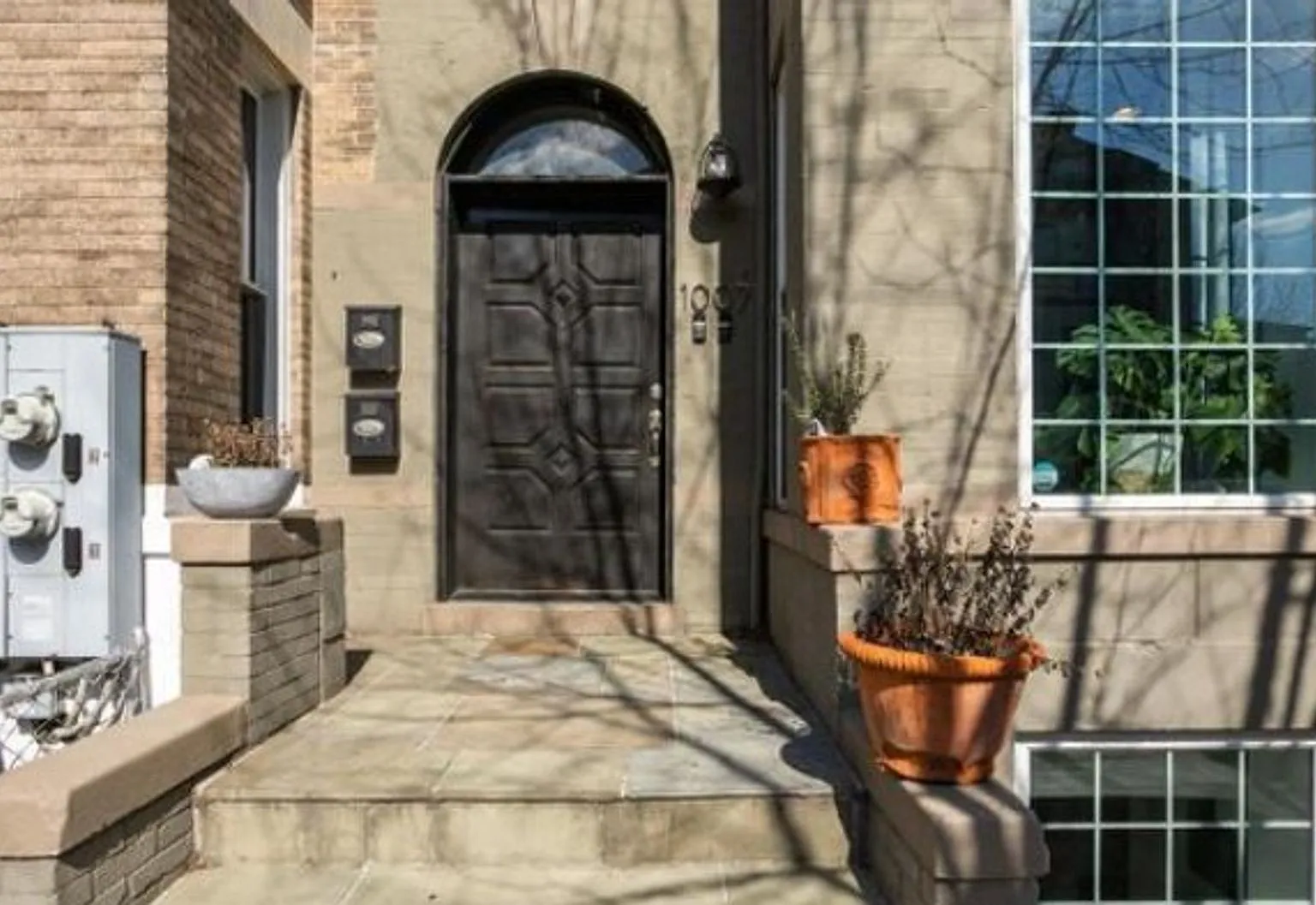 Sparkling Duplex in Columbia Heights — Photo 3