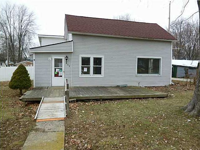 1st image of 211 N Lincoln St