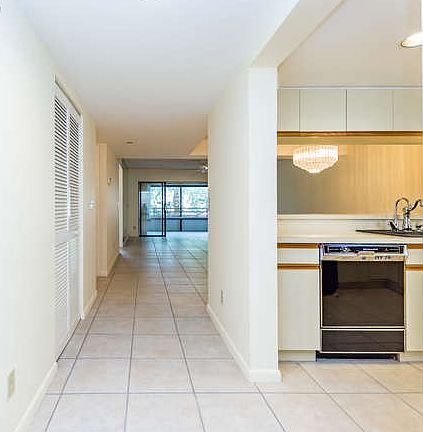 4th image of 335 Oak Harbour Dr #335