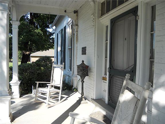 3rd image of 420 Drennen St