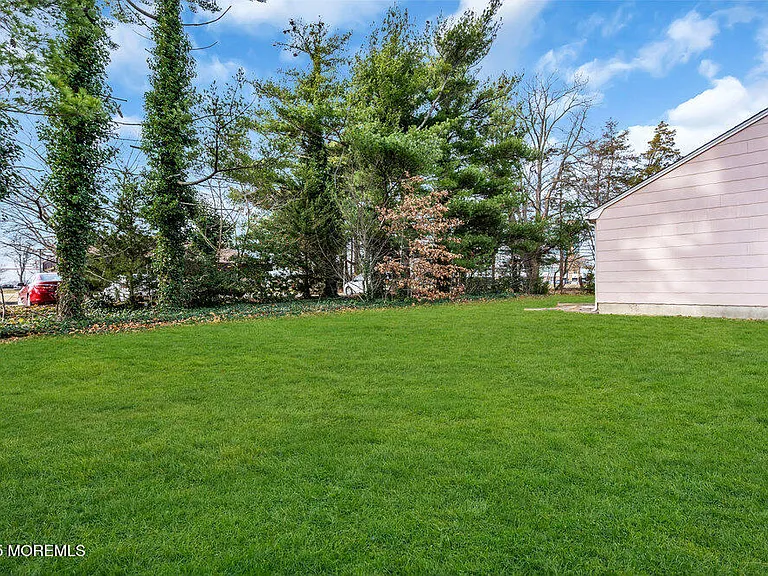 918 Charles Dr — Photo 39