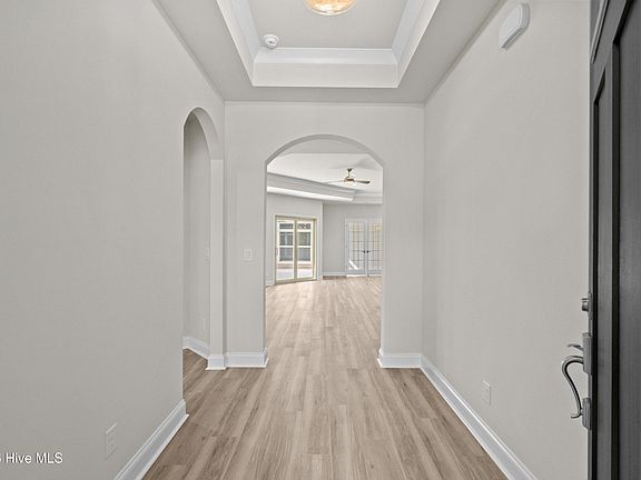 5th image of 1057 Northbridge Court NW