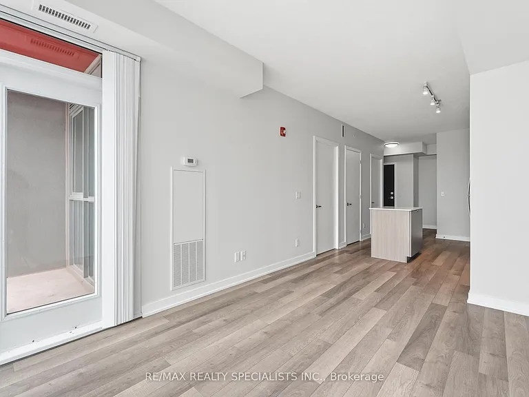 5240 Dundas St #B509 — Photo 6