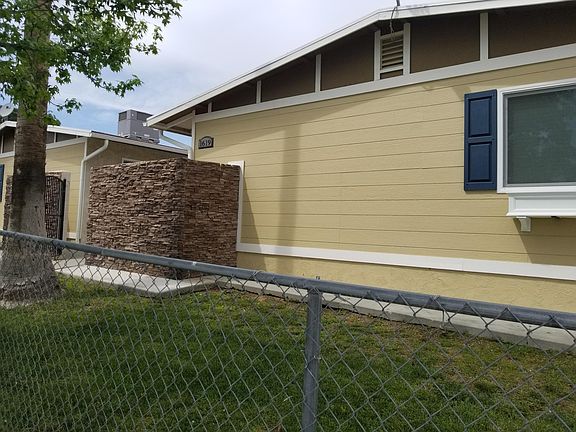 Front yard facing Hays St.