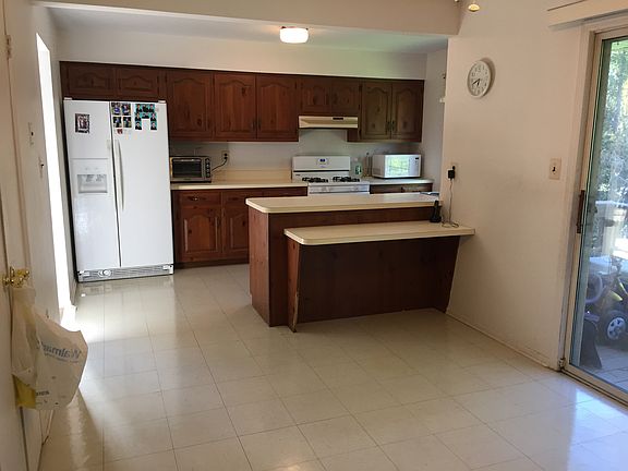 5th image of 93 Sunnyvale Ct