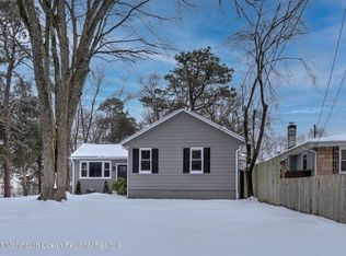 12 Smith St, Howell, NJ 07731