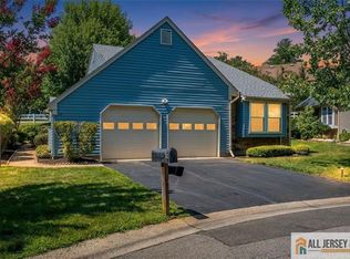 32 John Adams Ct, Monroe Township, NJ 08831