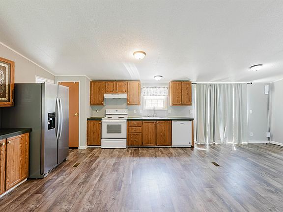 3rd image of 65 Payne Ln