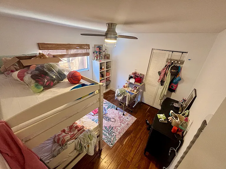 2064 Glasgow Ave — Photo 32